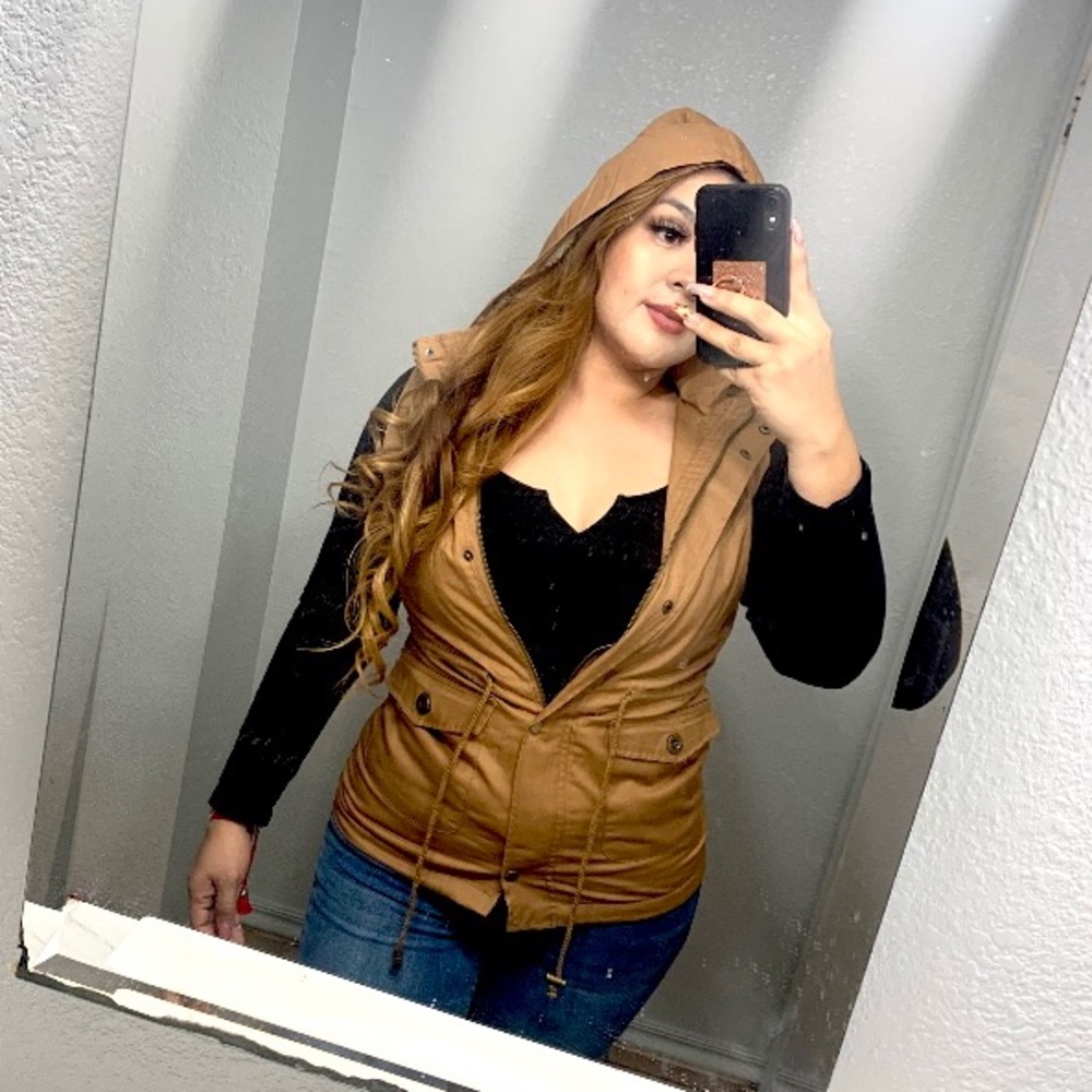 Vest - Picture 2 of 2